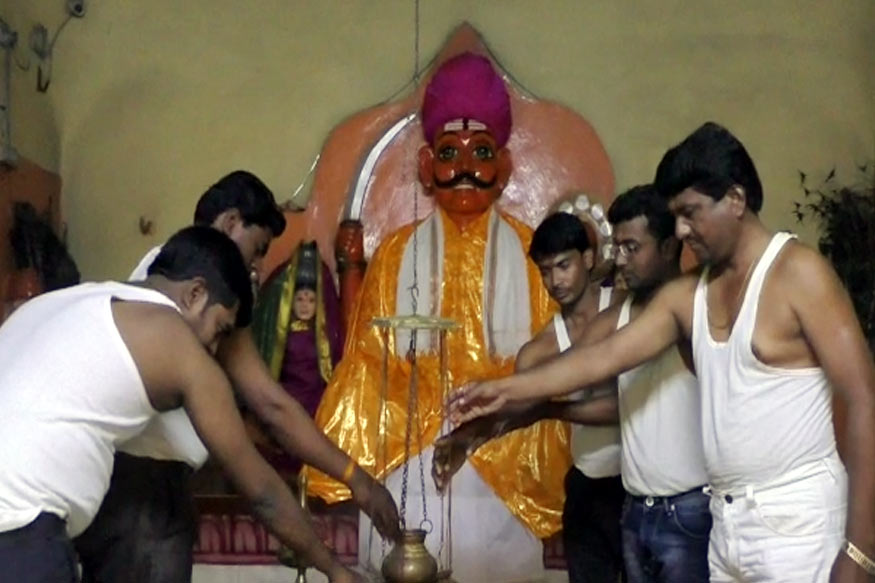 तिकीट मिळावे म्हणून चक्क नवसाला पावणाऱ्या खंडेरायाला दिले आश्वासन..