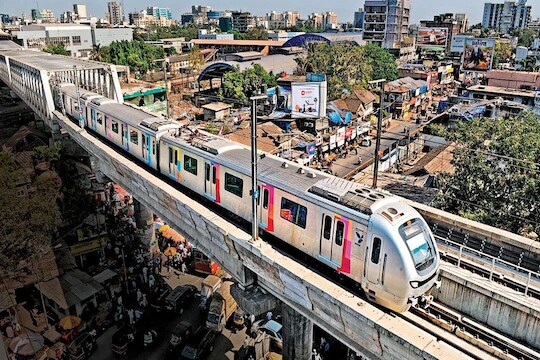 मुंबई मेट्रो रेल्वेत मोठी व्हेकन्सी, 'या' उमेदवारांनी करा अर्ज