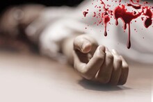 पुण्यात 6 वर्षांच्या चिमुरडीच्या हाताच्या दोन्ही नसा कापून आईनेच घेतला जीव