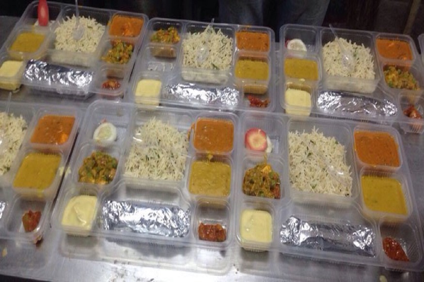 ट्रेनमध्ये प्रवास करणाऱ्यांसाठी खूशखबर! जेवणासंबंधी रेल्वेनं घेतला 'हा' मोठा निर्णय