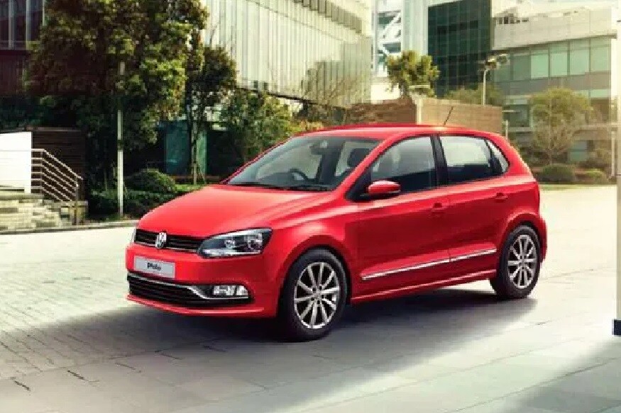 Volkswagen Polo डीझेल हायलाइन वेरिएंटच्या कारवर 1 लाख 16 हजार रुपयांचा डिस्काउंट दिला जात आहे. याशिवाय वेगळे फायदे मिळणार आहेत. Volkswagen Polo डीझेल हायलाइन वेरिएंटच्या कारवर 1 लाख 16 हजार रुपयांचा डिस्काउंट दिला जात आहे. याशिवाय वेगळे फायदे मिळणार आहेत.