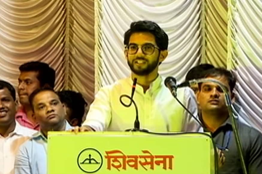 शिक्षण आणि राजकारण या दोन्ही गोष्टी सांभाळताना त्यांची अनेकदा तारेवरची कसरत व्हायची मात्र तरीही त्यांनी दोन्ही गोष्टींमध्ये आपलं सर्वोत्तम दिले. शिक्षण आणि राजकारण या दोन्ही गोष्टी सांभाळताना त्यांची अनेकदा तारेवरची कसरत व्हायची मात्र तरीही त्यांनी दोन्ही गोष्टींमध्ये आपलं सर्वोत्तम दिले.
