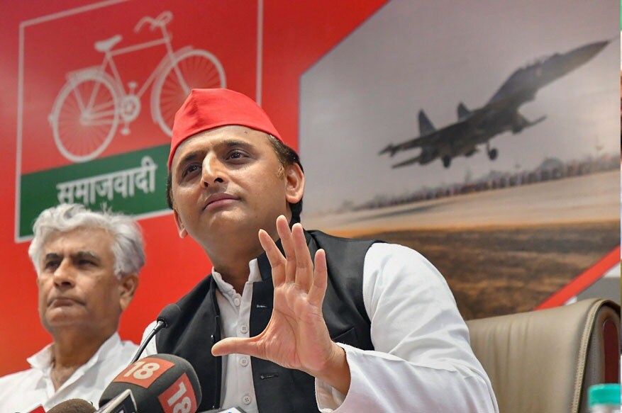 समाजवादी पार्टीचे अध्यक्ष अखिलेश यादव खासदार आहेत. अखिलेश यांनी 2009 मध्ये त्यांची संपत्ती 4 कोटी रुपये इतकी सांगितली होती. तेव्हा अखिलेश मुख्यमंत्री असताना उत्तर प्रदेशातील मंत्री, आमदार यांचाही कर सरकारने भरला होता. समाजवादी पार्टीचे अध्यक्ष अखिलेश यादव खासदार आहेत. अखिलेश यांनी 2009 मध्ये त्यांची संपत्ती 4 कोटी रुपये इतकी सांगितली होती. तेव्हा अखिलेश मुख्यमंत्री असताना उत्तर प्रदेशातील मंत्री, आमदार यांचाही कर सरकारने भरला होता.