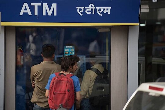 ATM कार्ड विसरलात? चिंता नको, तरीही तुम्ही 'असे' काढू शकता पैसे