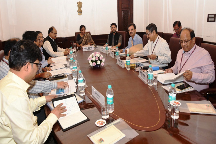 GST काउन्सिलच्या बैठकीत रोजच्या जीवनातल्या 'या' गोष्टी होणार स्वस्त