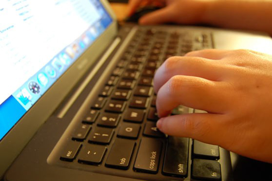 सतत फक्त बोलण्याने काहीच साध्य होत नाही. यापेक्षा कामातून स्वतःचा मुद्दा स्पष्ट करा.