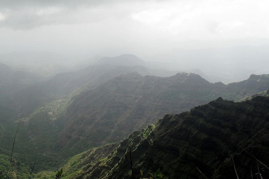 जगातलं सर्वाधिक पावसाचं ठिकाण आता महाराष्ट्रात, या हिलस्टेशनवर पडला तुफान पाऊस