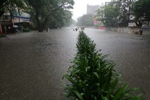 कोकण किनारपट्टीला क्यार वादळाचा फटका! अनेक घरांमध्ये शिरलं समुद्राचं पाणी कोकण किनारपट्टीला क्यार वादळाचा फटका! अनेक घरांमध्ये शिरलं समुद्राचं पाणी