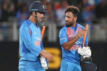 पंतच्या समोर धोनी काहीच नाही; ट्रोल करण्याआधी ही बातमी वाचा! पंतच्या समोर धोनी काहीच नाही; ट्रोल करण्याआधी ही बातमी वाचा!