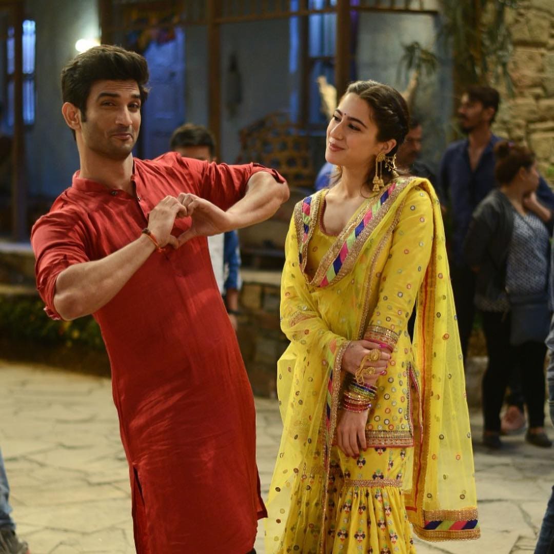 बॉलिवूड अभिनेता सुशांत सिंग राजपूतने (Sushant Singh Rajput) सैफ अली खान (Saif Ali Khan) आणि अमृता सिंगची (Amrita Singh) मुलगी सारा अली खानसोबत (Sara Ali Khan) पुन्हा एकदा काम करण्यास स्पष्ट नकार दिला आहे. बॉलिवूड अभिनेता सुशांत सिंग राजपूतने (Sushant Singh Rajput) सैफ अली खान (Saif Ali Khan) आणि अमृता सिंगची (Amrita Singh) मुलगी सारा अली खानसोबत (Sara Ali Khan) पुन्हा एकदा काम करण्यास स्पष्ट नकार दिला आहे.