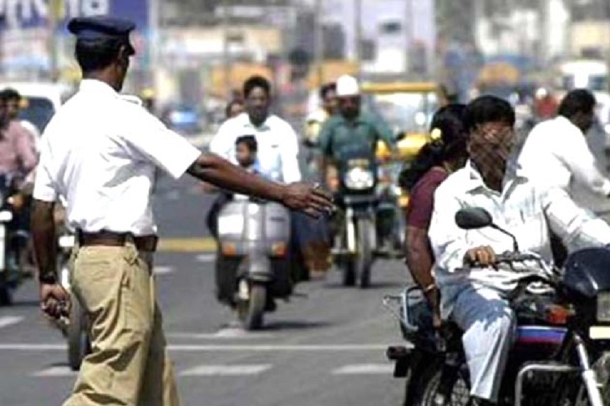 नव्या Traffic Rules चा दणका : 15000 ची स्कूटर आणि 23000 चा दंड