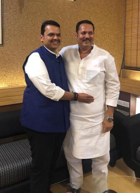 आपल्या बेधक स्वभावासाठी प्रसिद्ध असलेल्या खासदार उदयनराजे भोसलेंनी अखेर भाजपची वाट धरली आहे. भाजपच्या मेगा भरतीमुळं राष्ट्रवादी काँग्रेसला आणखी एक जबर धक्का बसला आहे. आपल्या बेधक स्वभावासाठी प्रसिद्ध असलेल्या खासदार उदयनराजे भोसलेंनी अखेर भाजपची वाट धरली आहे. भाजपच्या मेगा भरतीमुळं राष्ट्रवादी काँग्रेसला आणखी एक जबर धक्का बसला आहे.