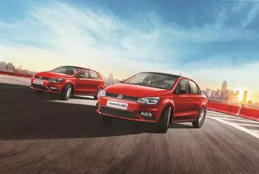 Volkswagen कंपनी कार खरेदीवर 4 लाख 50 हजार रुपयांपर्यंत सूट देत आहे. कंपनीने Polo, Vento, Ameo आणि Tiguan या डिझेल वेरिएंटचे कार्पोरेट एडिशन लाँच केलं होतं. यावर आता मोठी सूट दिली जात आहे. Volkswagen कंपनी कार खरेदीवर 4 लाख 50 हजार रुपयांपर्यंत सूट देत आहे. कंपनीने Polo, Vento, Ameo आणि Tiguan या डिझेल वेरिएंटचे कार्पोरेट एडिशन लाँच केलं होतं. यावर आता मोठी सूट दिली जात आहे.