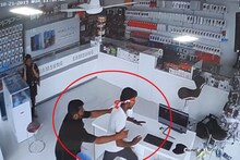 औरंगाबादेत शिवसेनाविरुद्ध भाजप.. वाळूजमध्ये मोबाइल शॉपीवर दगडफेक