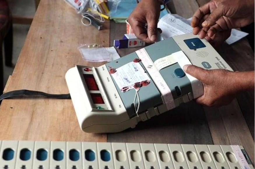 Election Result 2019 Live: मतमोजणीदरम्यान नाशिकमध्ये गोंधळ, मशीन बदलल्याचा काँग्रेसचा आरोप