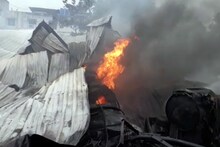 जळगावात प्लास्टिक कंपनीला भीषण आग, लाखोंचा माल जळून खाक