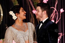 स्टेजवर प्रियांका-निकने केलं लिपलॉक KISS, दोघांची सिझलिंग केमिस्ट्री व्हायरल