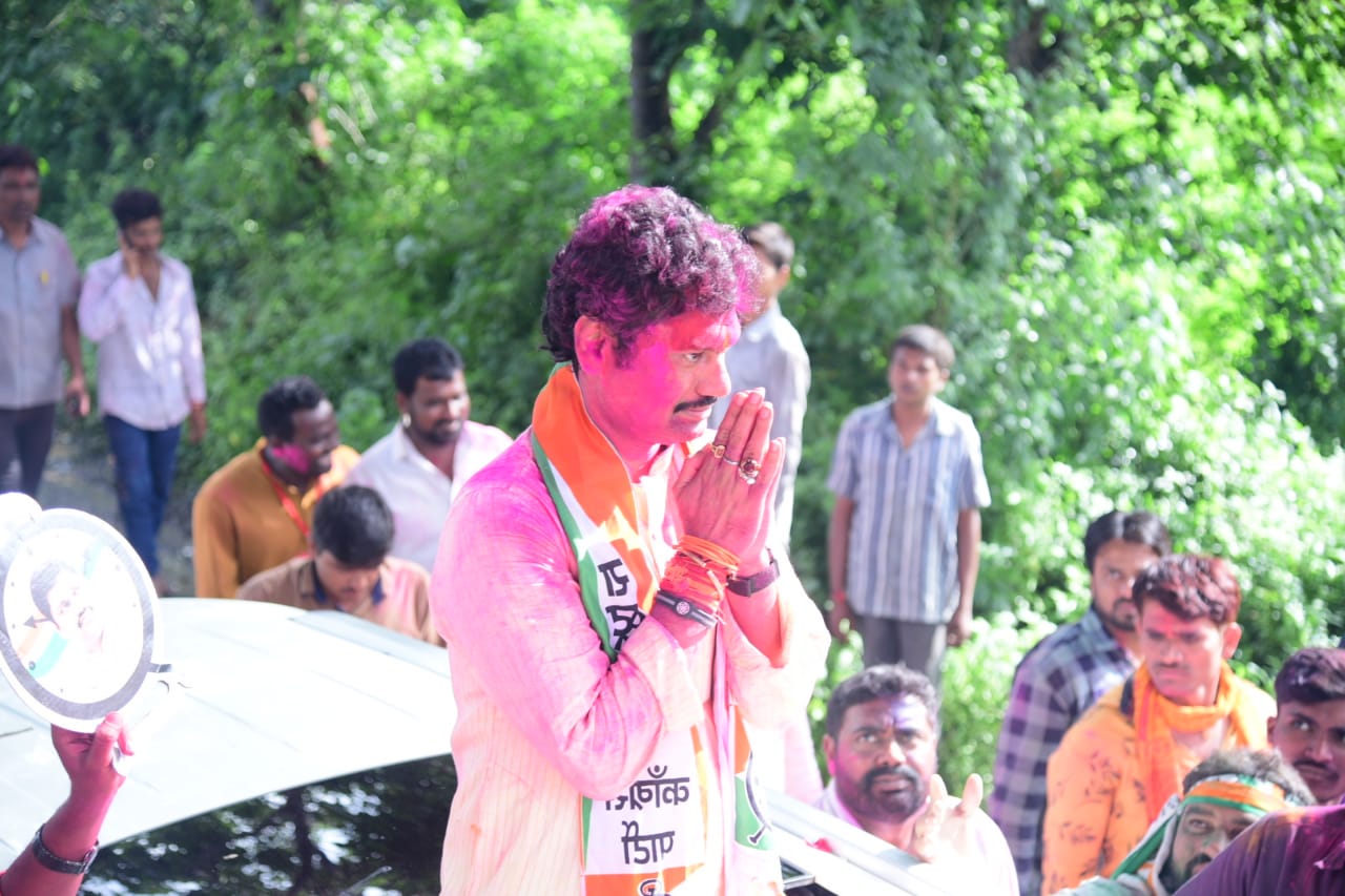 विजयानंतर पंकजा मुंडे यांनी पत्रकार परिषदेत जनतेनं दिलेला कौल मान्य असून पराभव स्वीकारत असल्याचं सांगितलं. विजयानंतर पंकजा मुंडे यांनी पत्रकार परिषदेत जनतेनं दिलेला कौल मान्य असून पराभव स्वीकारत असल्याचं सांगितलं.