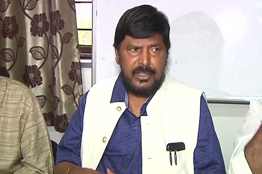 काँग्रेस आणि इतर पक्षाने दिल्ली पेटवली, रामदास आठवलेंचा गंभीर आरोप