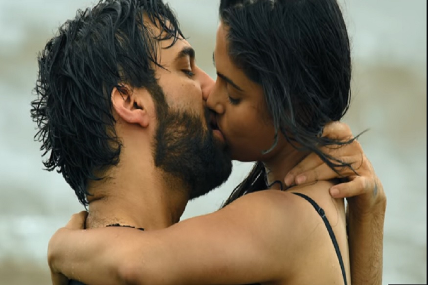 Rangeela च्या नव्या व्हर्जनच्या Trailer मध्ये दिसल्या नैना गांगुलीचा Hot अदा