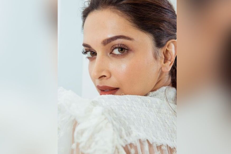 दीपिका पदुकोण आज बॉलिवूडच्या आघाडीच्या अभिनेत्रींमध्ये गणली जाते. दमदार अभिनयाच्या जोरावर तिनं फक्त बॉलिवूडच नाही तर हॉलिवूड सुद्धा गाजवलं. मात्र तुम्हाला माहित आहे का बॉलिवूडची मस्तानीची शाळेतील प्रगती कशी होती. दीपिका पदुकोण आज बॉलिवूडच्या आघाडीच्या अभिनेत्रींमध्ये गणली जाते. दमदार अभिनयाच्या जोरावर तिनं फक्त बॉलिवूडच नाही तर हॉलिवूड सुद्धा गाजवलं. मात्र तुम्हाला माहित आहे का बॉलिवूडची मस्तानीची शाळेतील प्रगती कशी होती.