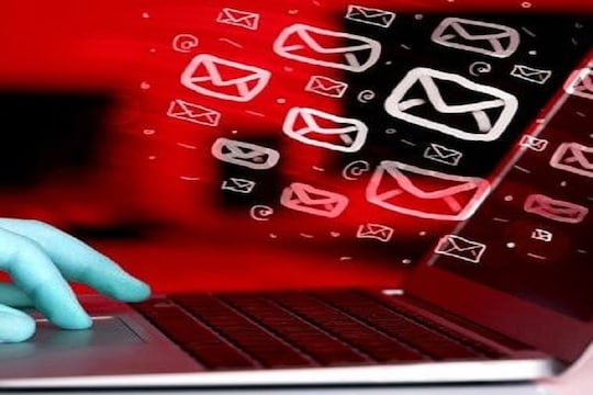 सेक्स व्हिडिओ व्हायरल करण्याची धमकी, अर्ध्या तासात पाठवले 30 हजार ई-मेल