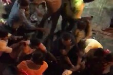 फेरीवाल्यांच्या दोन गटांत तुंबळ हाणामारी, महिलेला केली जबर मारहाण