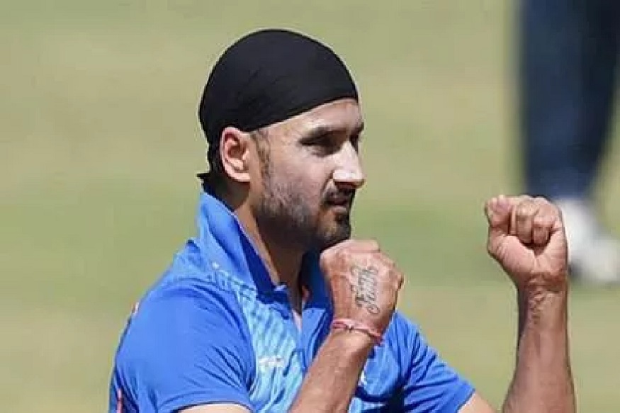 'शास्त्री बोलघेवडे, दोन खेळाडूंना संघातून बाहेर काढा', हरभजन सिंगचं मोठं वक्तव्य