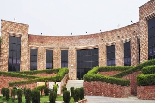 JNUमध्ये मुलांच्या हॉस्टेलवर जाण्यास मुलींना बंदी, 'ड्रेस कोड'ही येणार