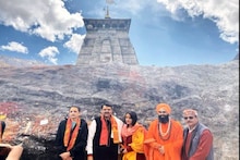नरेंद्र मोदींच्या फेव्हरेट तीर्थस्थानी निकालाआधी फडणवीसांची महापूजा