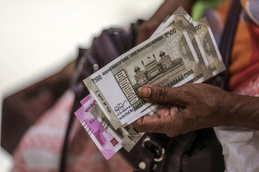 या रिपोर्टमध्ये एकूण 39 प्रादेशिक राजकीय पक्षांची माहिती आहे. तर अनेक पक्षांच्या संपत्तीची माहिती मिळू शकली नाही. 2017-18 दरम्यान या पक्षांकडे 1320.06 कोटी रुपये एवढी संपत्ती होती. विशेष म्हणजे गेल्या वर्षीच्या तुलनेत ही संपत्ती 53.55 कोटी रुपयांनी जास्त होती. या रिपोर्टमध्ये एकूण 39 प्रादेशिक राजकीय पक्षांची माहिती आहे. तर अनेक पक्षांच्या संपत्तीची माहिती मिळू शकली नाही. 2017-18 दरम्यान या पक्षांकडे 1320.06 कोटी रुपये एवढी संपत्ती होती. विशेष म्हणजे गेल्या वर्षीच्या तुलनेत ही संपत्ती 53.55 कोटी रुपयांनी जास्त होती.