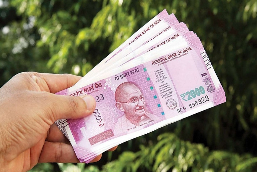 पाचवी करन्सी आहे चीनची रेनमिनबी. एकूण जागतिक करन्सीमध्ये 1.95 टक्के पाउंडची भागीदारी आहे. याची व्हॅल्यू जवळपास 213 अब्ज डॉसर आहे.