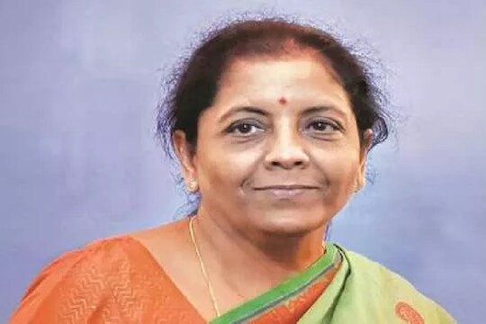 'आमचे पैसे परत द्या', PMC बँकेच्या खातेदारांचा निर्मला सीतारामन यांना घेराव