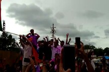 साताऱ्यात उदयनराजेंना धक्का, उदयनराजेंची 'या' आमदारानं कॉपी केली स्टाईल साताऱ्यात उदयनराजेंना धक्का, उदयनराजेंची 'या' आमदारानं कॉपी केली स्टाईल