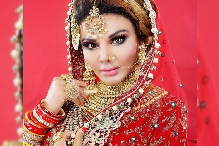  'बिग बॉस'मध्ये (Bigg Boss 13) होत असलेल्या वादात राखी सावंतने (Rakhi Sawant) उडी घेतली असून तिने बिग बॉसला चांगलंच सुनावलंय.