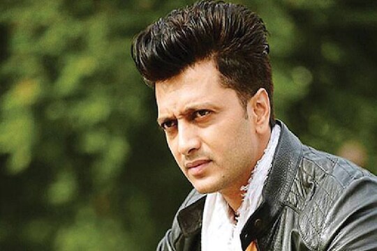 रितेश देशमुखच्या Love You मेसेजला विद्याकडून आला KISSING स्माईलीचा रिप्लाय आणि...