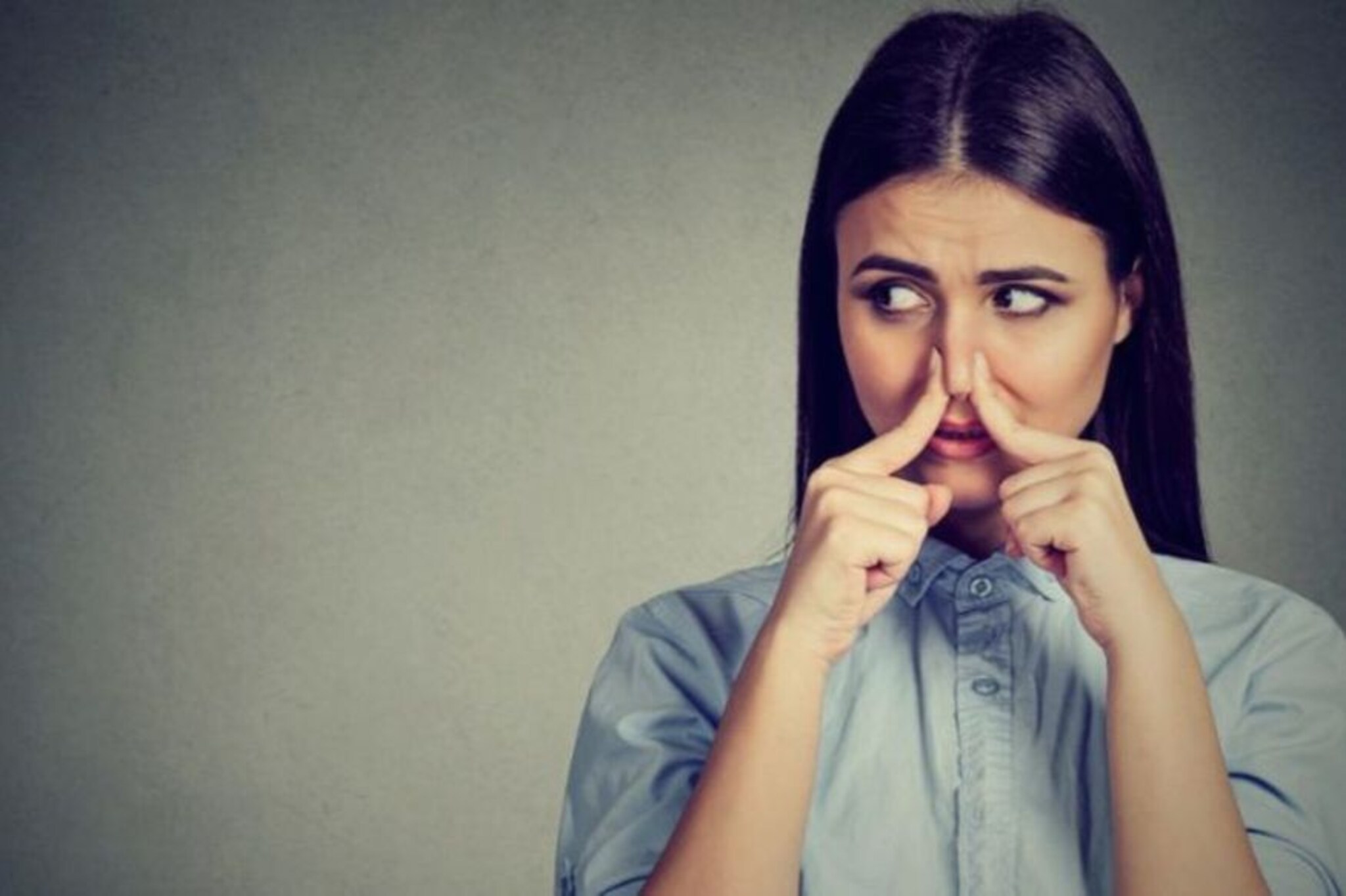 या पदार्थांमुळे तुमच्या घामाला येतो सर्वाधिक दुर्गंध, वेळीच खाणं सोडा!