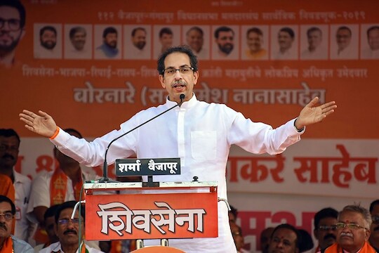 Aurangabad: Shiv Sena party chief Uddhav Thackeray addresses in support of BJP-Shiv Sena candidate Ramesh Bornare ahead of the Maharashtra Assembly polls, at Vaijapur in Aurangabad district of Maharashtra, Thursday, Oct. 10, 2019. (PTI Photo)
(PTI10_10_2019_000131B)