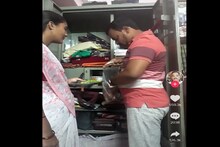 चक्क पैशांऐवजी तरुणावर आली कांदा लॉकरमध्ये ठेवण्याची वेळ, VIDEO VIRAL