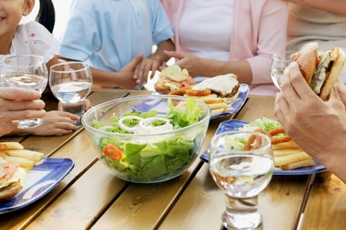 टीप- या लेखात दिलेली माहिती आणि सूचना ही सर्वसामान्य माहितीवर आधारित आहे. न्यूज18 लोकमत याची पुष्टी करत नाही. याची अंबलबजावणी करण्यापूर्वी तज्ज्ञांशी संपर्क साधावा.