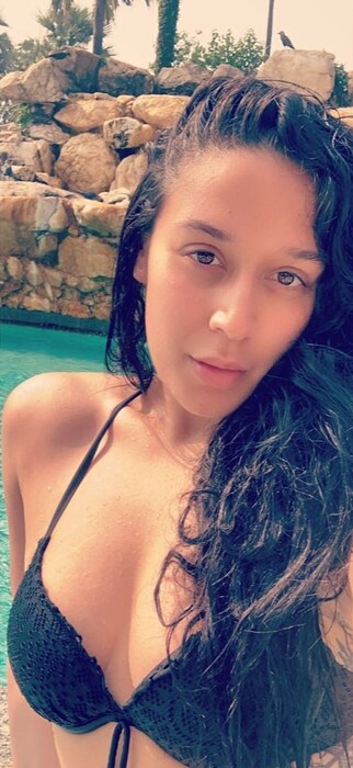 कृष्णा श्रॉफच्या या फोटोंना 40 हजार पेक्षा जास्त लोकांनी लाइक केलं आहे. याशिवाय या फोटोंवर अनेक कमेंट सुद्धा आल्या आहेत. ज्यात तिला क्यूट, हॉट आणि सिजलिंग म्हटलं जात आहे. 