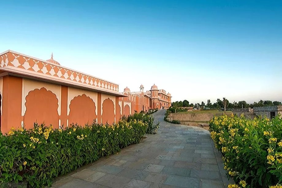 आमदारांना भेटण्यासाठी राजस्थानचे मुख्यमंत्री अशोक गहलोत, छत्तीसगडचे मुख्यमंत्री भूपेश बघेल यांच्यासह इतर काँग्रेसचे ज्येष्ठ नेते त्यांना भेटण्यासाठी गेले होते. (प्रतिकात्मक फोटो) आमदारांना भेटण्यासाठी राजस्थानचे मुख्यमंत्री अशोक गहलोत, छत्तीसगडचे मुख्यमंत्री भूपेश बघेल यांच्यासह इतर काँग्रेसचे ज्येष्ठ नेते त्यांना भेटण्यासाठी गेले होते. (प्रतिकात्मक फोटो)
