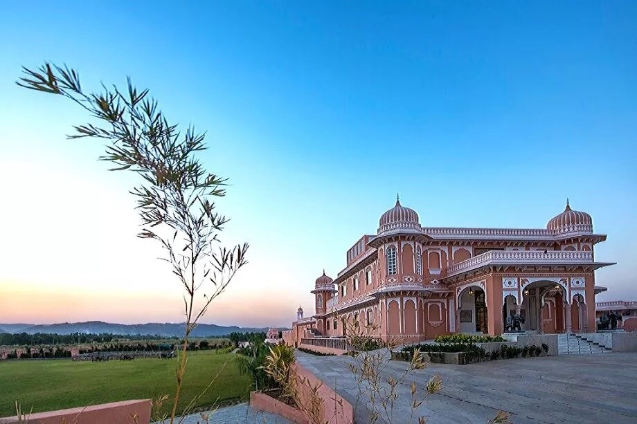 एका संध्याकाळी मुख्यमंत्री गहलोत यांनी त्यांच्या निवसस्थानी खास डिनरसाठी बोलवलं होतं. (प्रतिकात्मक फोटो) एका संध्याकाळी मुख्यमंत्री गहलोत यांनी त्यांच्या निवसस्थानी खास डिनरसाठी बोलवलं होतं. (प्रतिकात्मक फोटो)