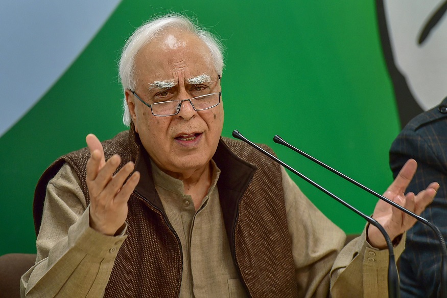 New Delhi: Senior Congress leader Kapil Sibal addresses a press conference at AICC headquarters in New Delhi, Sunday, Feb. 10, 2019. (PTI Photo/Manvender Vashist) (PTI2_10_2019_000102B)