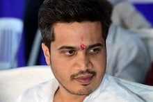 रोहित पवार कुणाची साथ देणार? फेसबुक प्रोफाइल बदलून दिला संकेत