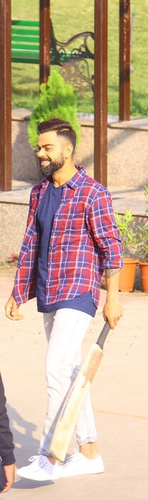 इंदूरमध्ये दाखल झाल्यानंतर सरावाआधी जो वेळ होता त्या वेळेत विराटने एक जाहीरातही शूट केली.