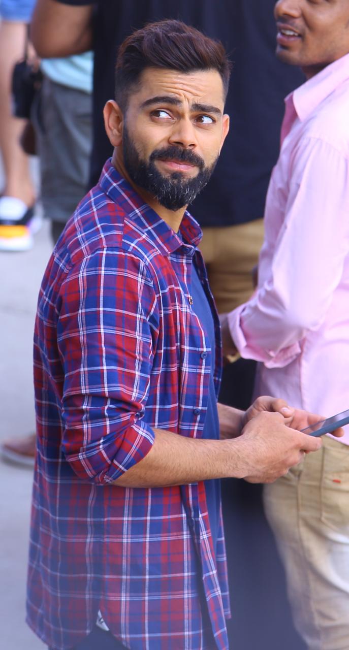 भारत आणि बांगलादेशदरम्यान दोन टेस्ट मॅचची सिरीज मध्यप्रदेशातल्या इंदूरमध्ये सुरू होणार आहे. त्यासाठी कॅप्टन विराट कोहलीसह भारतीय संघ शहरात दखल झालाय.