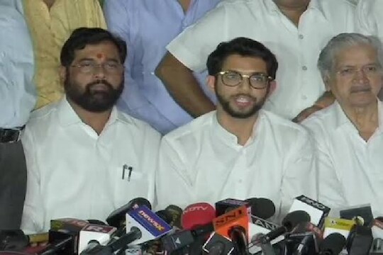 अर्ध्या तासांत बदललं सत्तास्थापनेचं चित्र, राष्ट्रपती राजवटीकडे वाटचाल?