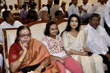 देवेंद्र फडणवीस पुन्हा कसे झाले मुख्यमंत्री, पाहा राजभवनाचे INSIDE PHOTO