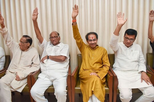 राज्यात काँग्रेसचं सत्ताकेंद्र बाळासाहेब थोरातच, अशोक चव्हाणांना मागे टाकत ठरले 'नंबर एक'